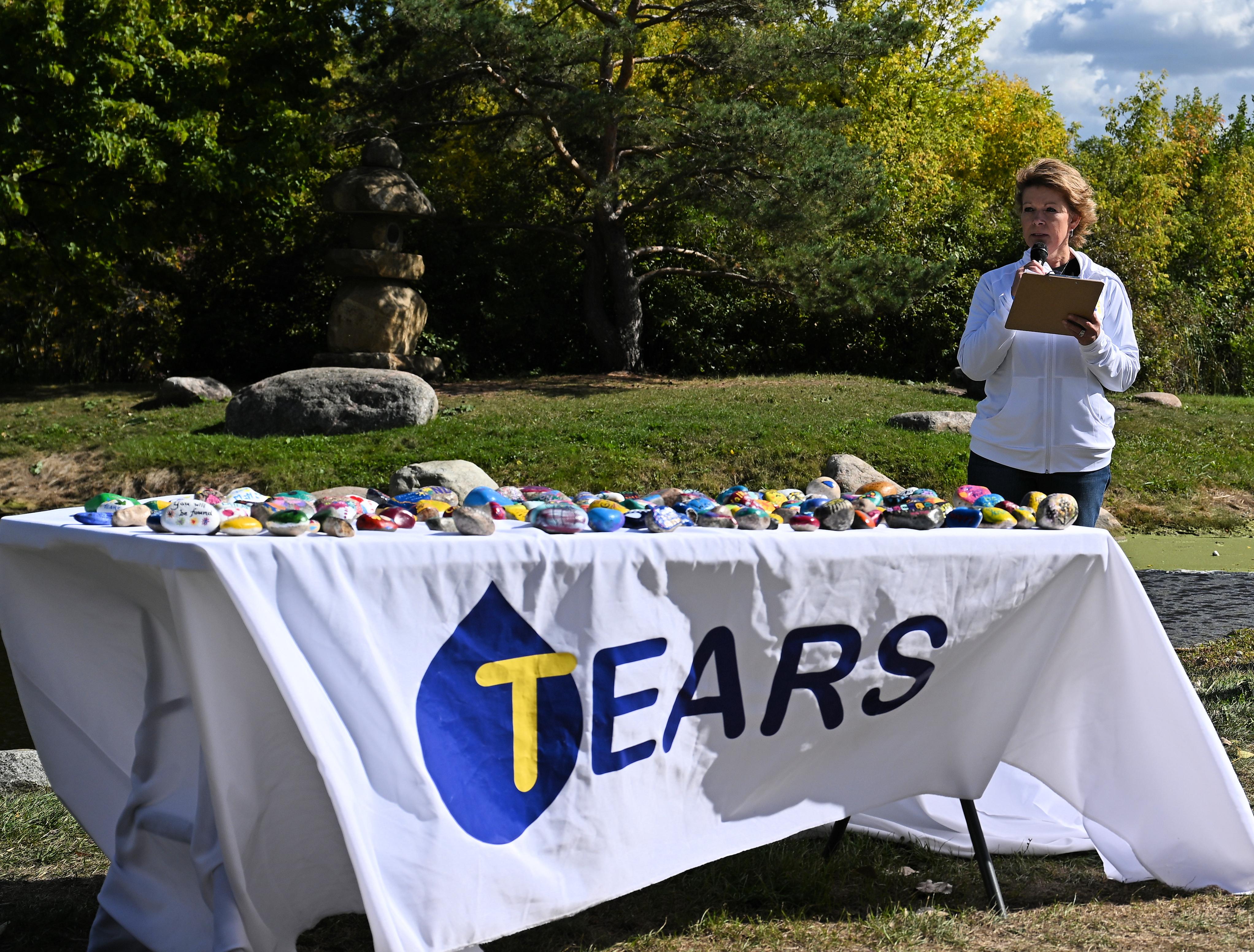 Sandy Kovar speaking at the 2022 TEARS Walk.